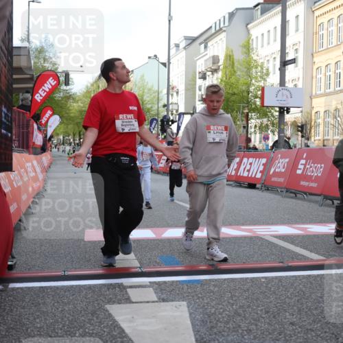 25.04.2026 - Das Zehntel Strokosch-Dieckow http://msf.ph/oto/9616745 25.04.2026 09:10:37 Ziel 1069, 1476, 2535, 3754, 3772 meine-sportfotos.de
