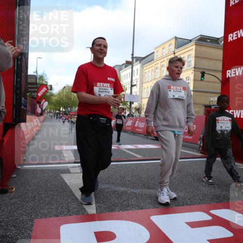25.04.2026 - Das Zehntel Strokosch-Dieckow http://msf.ph/oto/9616831 25.04.2026 09:10:39 Ziel 1069, 1476, 2186, 2535, 3754, 3772 meine-sportfotos.de