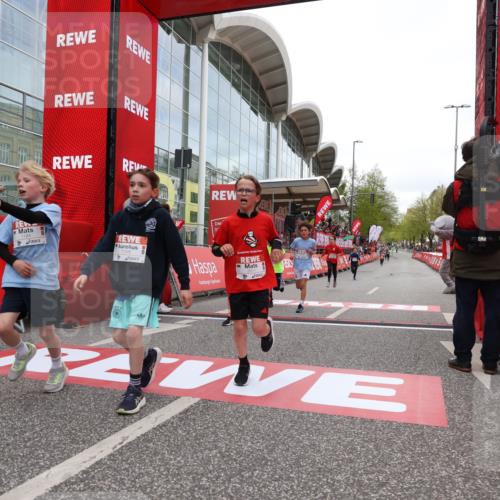 25.04.2026 - Das Zehntel Strokosch-Dieckow http://msf.ph/oto/9616833 25.04.2026 08:48:16 Ziel 1184, 1223, 1246, 2005, 2611, 3402, 4022, 4024, 4070 meine-sportfotos.de