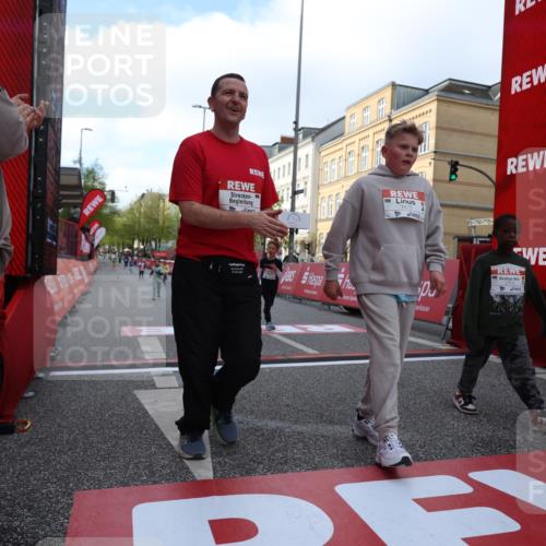 25.04.2026 - Das Zehntel Strokosch-Dieckow http://msf.ph/oto/9616840 25.04.2026 09:10:39 Ziel 1069, 1476, 2186, 2535, 3754, 3772 meine-sportfotos.de