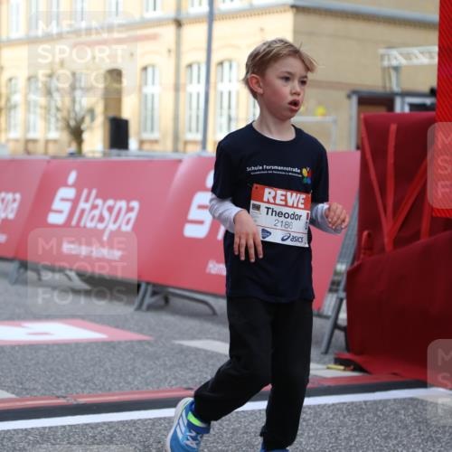 25.04.2026 - Das Zehntel Strokosch-Dieckow http://msf.ph/oto/9616908 25.04.2026 09:10:41 Ziel 1069, 1486, 2182, 2186, 2243, 2535 meine-sportfotos.de