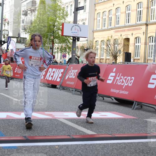 25.04.2026 - Das Zehntel Strokosch-Dieckow http://msf.ph/oto/9616917 25.04.2026 09:10:41 Ziel 1069, 1486, 2182, 2186, 2243, 2535 meine-sportfotos.de