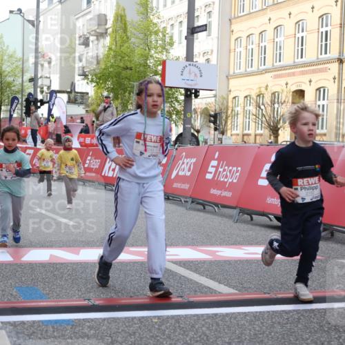 25.04.2026 - Das Zehntel Strokosch-Dieckow http://msf.ph/oto/9616955 25.04.2026 09:10:42 Ziel 1069, 1486, 2182, 2186, 2243, 2535 meine-sportfotos.de