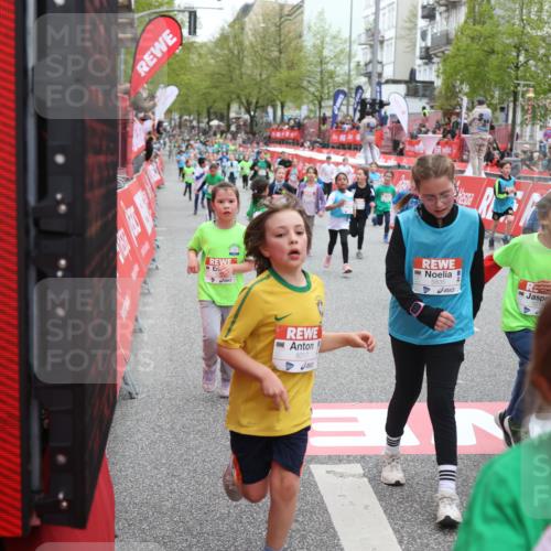 25.04.2026 - Das Zehntel Strokosch-Dieckow http://msf.ph/oto/9617042 25.04.2026 11:01:11 Ziel 5197, 5200, 5204, 5208, 5218, 5235, 5236, 5439, 5574, 5681, 5835, 5841, 5842, 5844, 5852, 5900, 6179, 6314, 6344, 6633, 6650, 6853, 7275, 7283, 7775, 7819, 7846, 8017, 8026, 8027 meine-sportfotos.de