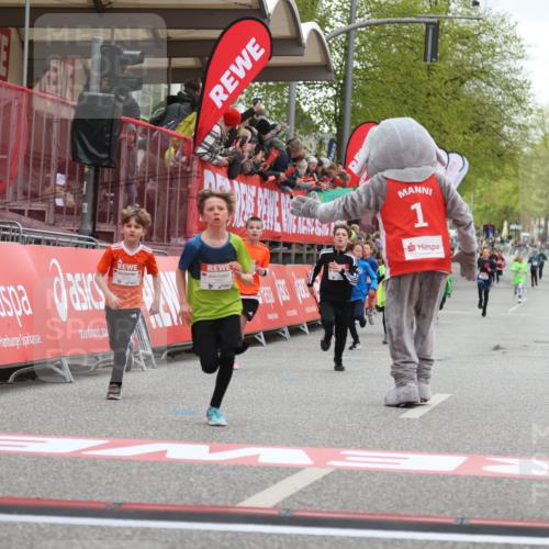25.04.2026 - Das Zehntel Strokosch-Dieckow http://msf.ph/oto/9617188 25.04.2026 08:48:26 Ziel 1474, 2034 meine-sportfotos.de
