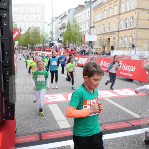 25.04.2026 - Das Zehntel Strokosch-Dieckow http://msf.ph/oto/9617222 25.04.2026 11:01:09 Ziel 5197, 5200, 5204, 5208, 5218, 5236, 5436, 5439, 5538, 5574, 5681, 5835, 5841, 5842, 5844, 5852, 5900, 6179, 6314, 6344, 6384, 6633, 6650, 6853, 7015, 7045, 7275, 7283, 7338, 7730, 7775, 7819, 7846, 8017 meine-sportfotos.de