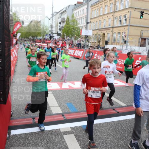 25.04.2026 - Das Zehntel Strokosch-Dieckow http://msf.ph/oto/9617264 25.04.2026 11:01:08 Ziel 5197, 5200, 5204, 5208, 5236, 5436, 5439, 5538, 5574, 5681, 5841, 5842, 5844, 5900, 5983, 6179, 6314, 6384, 6633, 6650, 6853, 7015, 7045, 7275, 7283, 7338, 7730, 7775, 7819, 7846, 8017 meine-sportfotos.de