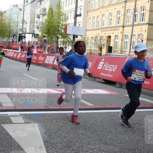 25.04.2026 - Das Zehntel Strokosch-Dieckow http://msf.ph/oto/9617268 25.04.2026 09:10:54 Ziel 1359, 1484, 2087, 2098 meine-sportfotos.de