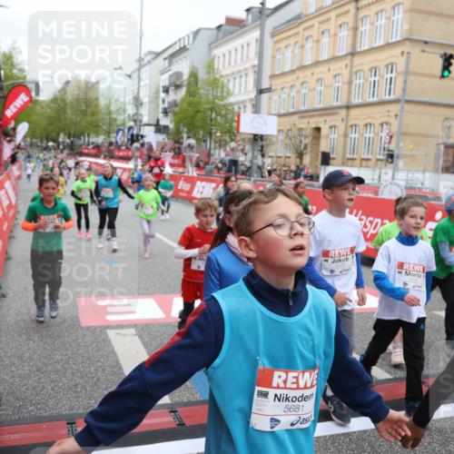 25.04.2026 - Das Zehntel Strokosch-Dieckow http://msf.ph/oto/9617315 25.04.2026 11:01:07 Ziel 5200, 5204, 5208, 5236, 5389, 5436, 5439, 5538, 5574, 5681, 5841, 5842, 5844, 5983, 6179, 6314, 6362, 6366, 6384, 6390, 6633, 6650, 6853, 6872, 7015, 7045, 7338, 7521, 7730, 7775, 7819, 7846 meine-sportfotos.de