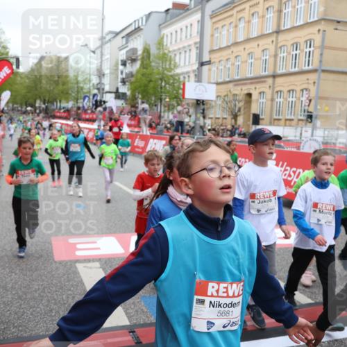 25.04.2026 - Das Zehntel Strokosch-Dieckow http://msf.ph/oto/9617324 25.04.2026 11:01:07 Ziel 5200, 5204, 5208, 5236, 5389, 5436, 5439, 5538, 5574, 5681, 5841, 5842, 5844, 5983, 6179, 6314, 6362, 6366, 6384, 6390, 6633, 6650, 6853, 6872, 7015, 7045, 7338, 7521, 7730, 7775, 7819, 7846 meine-sportfotos.de