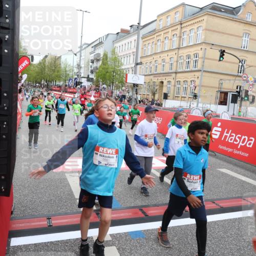 25.04.2026 - Das Zehntel Strokosch-Dieckow http://msf.ph/oto/9617333 25.04.2026 11:01:07 Ziel 5200, 5204, 5208, 5236, 5389, 5436, 5439, 5538, 5574, 5681, 5841, 5842, 5844, 5983, 6179, 6314, 6362, 6366, 6384, 6390, 6633, 6650, 6853, 6872, 7015, 7045, 7338, 7521, 7730, 7775, 7819, 7846 meine-sportfotos.de