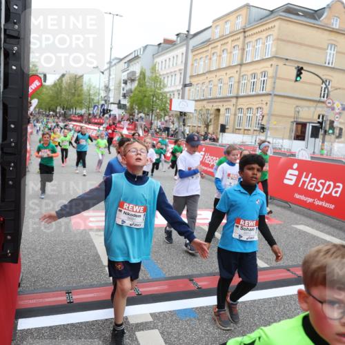 25.04.2026 - Das Zehntel Strokosch-Dieckow http://msf.ph/oto/9617371 25.04.2026 11:01:06 Ziel 5045, 5200, 5204, 5208, 5389, 5436, 5439, 5538, 5541, 5574, 5681, 5841, 5842, 5844, 5983, 6179, 6314, 6362, 6366, 6384, 6390, 6516, 6633, 6853, 6872, 6896, 7015, 7045, 7329, 7338, 7521, 7730, 7775, 7819 meine-sportfotos.de
