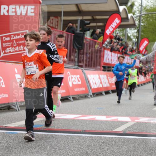25.04.2026 - Das Zehntel Strokosch-Dieckow http://msf.ph/oto/9617401 25.04.2026 08:48:28 Ziel 1461, 1474, 2174, 2310 meine-sportfotos.de