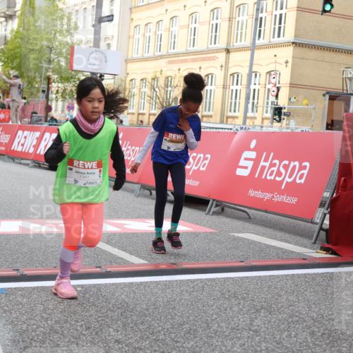 25.04.2026 - Das Zehntel Strokosch-Dieckow http://msf.ph/oto/9617422 25.04.2026 09:10:58 Ziel 1351, 1359, 1453, 2087, 2098 meine-sportfotos.de