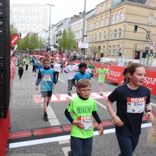 25.04.2026 - Das Zehntel Strokosch-Dieckow http://msf.ph/oto/9617443 25.04.2026 11:01:06 Ziel 5045, 5200, 5204, 5208, 5389, 5436, 5439, 5538, 5541, 5574, 5681, 5841, 5842, 5844, 5983, 6179, 6314, 6362, 6366, 6384, 6390, 6516, 6633, 6853, 6872, 6896, 7015, 7045, 7329, 7338, 7521, 7730, 7775, 7819 meine-sportfotos.de