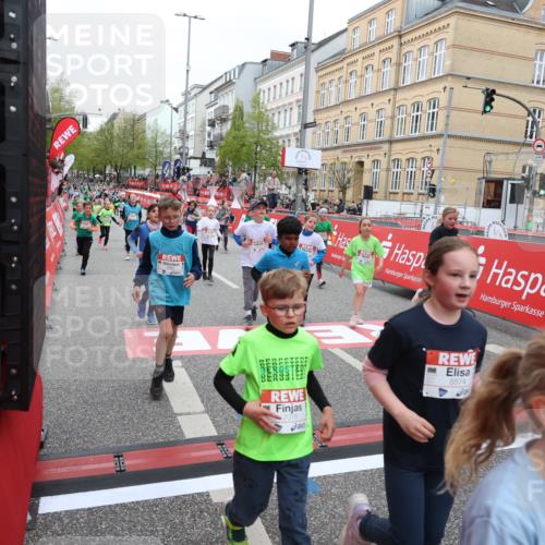 25.04.2026 - Das Zehntel Strokosch-Dieckow http://msf.ph/oto/9617468 25.04.2026 11:01:06 Ziel 5045, 5200, 5204, 5208, 5389, 5436, 5439, 5538, 5541, 5574, 5681, 5841, 5842, 5844, 5983, 6179, 6314, 6362, 6366, 6384, 6390, 6516, 6633, 6853, 6872, 6896, 7015, 7045, 7329, 7338, 7521, 7730, 7775, 7819 meine-sportfotos.de