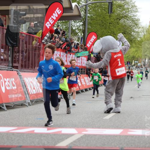 25.04.2026 - Das Zehntel Strokosch-Dieckow http://msf.ph/oto/9617477 25.04.2026 08:48:29 Ziel 1461, 1474, 1887, 2174, 2310 meine-sportfotos.de