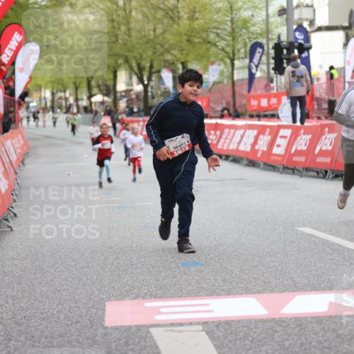 25.04.2026 - Das Zehntel Strokosch-Dieckow http://msf.ph/oto/9617506 25.04.2026 09:11:04 Ziel 1453, 1477 meine-sportfotos.de