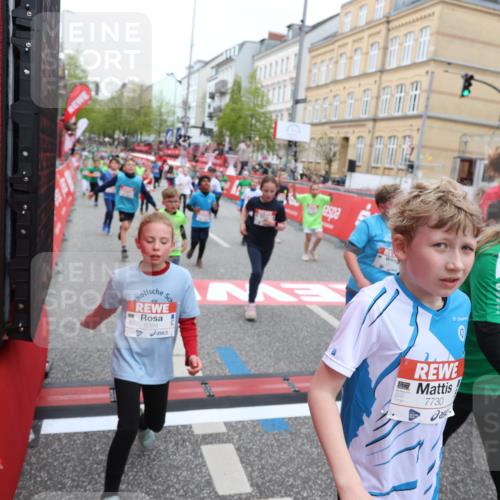 25.04.2026 - Das Zehntel Strokosch-Dieckow http://msf.ph/oto/9617560 25.04.2026 11:01:04 Ziel 5045, 5200, 5208, 5389, 5436, 5538, 5541, 5574, 5681, 5983, 6314, 6362, 6366, 6384, 6390, 6492, 6516, 6633, 6648, 6853, 6872, 6896, 7015, 7029, 7045, 7098, 7119, 7329, 7338, 7346, 7521, 7730, 7850 meine-sportfotos.de