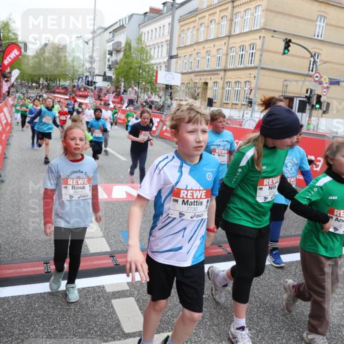 25.04.2026 - Das Zehntel Strokosch-Dieckow http://msf.ph/oto/9617607 25.04.2026 11:01:04 Ziel 5045, 5200, 5208, 5389, 5436, 5538, 5541, 5574, 5681, 5983, 6314, 6362, 6366, 6384, 6390, 6492, 6516, 6633, 6648, 6853, 6872, 6896, 7015, 7029, 7045, 7098, 7119, 7329, 7338, 7346, 7521, 7730, 7850 meine-sportfotos.de