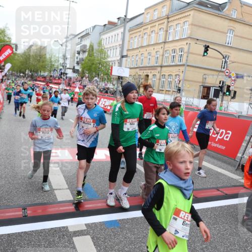25.04.2026 - Das Zehntel Strokosch-Dieckow http://msf.ph/oto/9617723 25.04.2026 11:01:03 Ziel 5045, 5155, 5163, 5389, 5436, 5538, 5541, 5574, 5681, 5983, 6214, 6320, 6362, 6366, 6384, 6390, 6492, 6516, 6631, 6648, 6872, 6896, 7015, 7029, 7045, 7098, 7119, 7329, 7338, 7346, 7376, 7521, 7730, 7850 meine-sportfotos.de