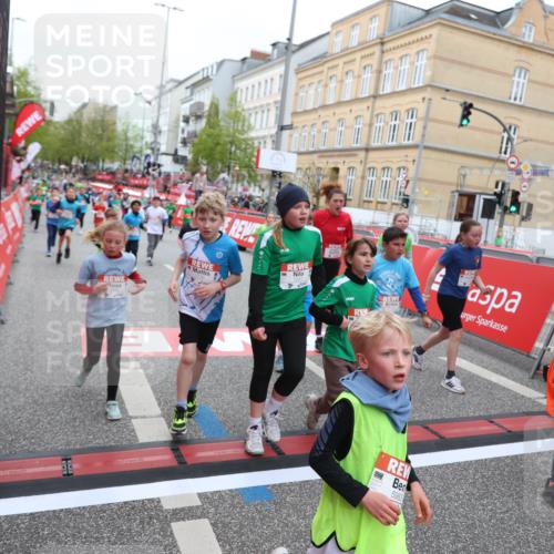 25.04.2026 - Das Zehntel Strokosch-Dieckow http://msf.ph/oto/9617731 25.04.2026 11:01:03 Ziel 5045, 5155, 5163, 5389, 5436, 5538, 5541, 5574, 5681, 5983, 6214, 6320, 6362, 6366, 6384, 6390, 6492, 6516, 6631, 6648, 6872, 6896, 7015, 7029, 7045, 7098, 7119, 7329, 7338, 7346, 7376, 7521, 7730, 7850 meine-sportfotos.de