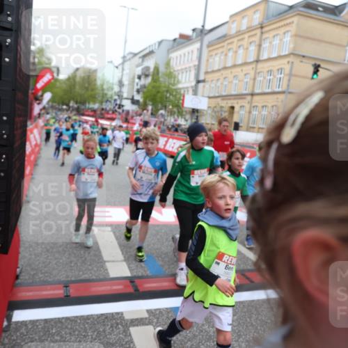 25.04.2026 - Das Zehntel Strokosch-Dieckow http://msf.ph/oto/9617754 25.04.2026 11:01:03 Ziel 5045, 5155, 5163, 5389, 5436, 5538, 5541, 5574, 5681, 5983, 6214, 6320, 6362, 6366, 6384, 6390, 6492, 6516, 6631, 6648, 6872, 6896, 7015, 7029, 7045, 7098, 7119, 7329, 7338, 7346, 7376, 7521, 7730, 7850 meine-sportfotos.de