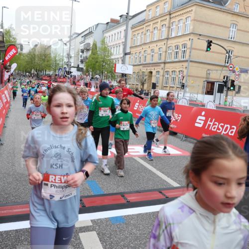 25.04.2026 - Das Zehntel Strokosch-Dieckow http://msf.ph/oto/9617785 25.04.2026 11:01:02 Ziel 5045, 5094, 5155, 5163, 5389, 5436, 5538, 5541, 5983, 6214, 6218, 6320, 6362, 6366, 6384, 6390, 6492, 6516, 6572, 6631, 6648, 6872, 6896, 7015, 7029, 7045, 7098, 7119, 7329, 7338, 7346, 7376, 7411, 7521, 7730, 7850 meine-sportfotos.de
