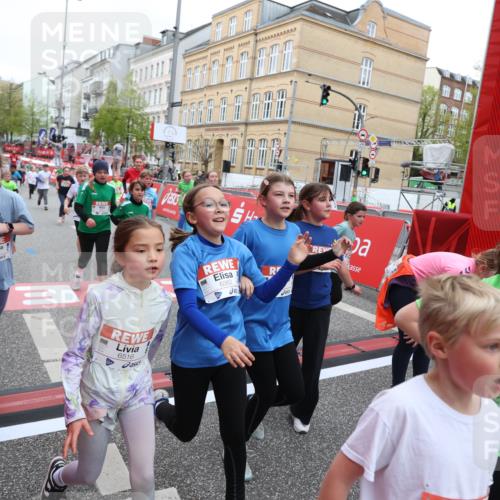 25.04.2026 - Das Zehntel Strokosch-Dieckow http://msf.ph/oto/9617874 25.04.2026 11:01:02 Ziel 5045, 5094, 5155, 5163, 5389, 5436, 5538, 5541, 5983, 6214, 6218, 6320, 6362, 6366, 6384, 6390, 6492, 6516, 6572, 6631, 6648, 6872, 6896, 7015, 7029, 7045, 7098, 7119, 7329, 7338, 7346, 7376, 7411, 7521, 7730, 7850 meine-sportfotos.de