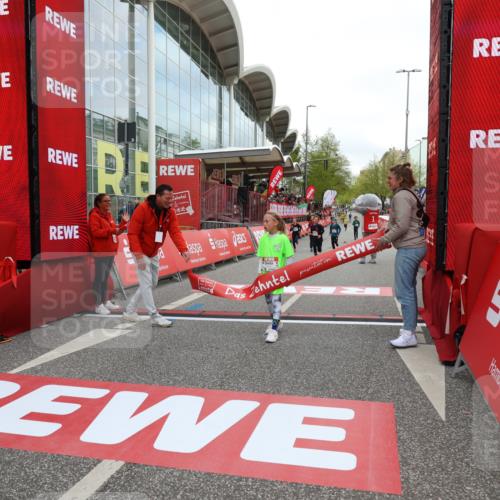 25.04.2026 - Das Zehntel Strokosch-Dieckow http://msf.ph/oto/9617911 25.04.2026 08:48:41 Ziel 1519, 3107 meine-sportfotos.de