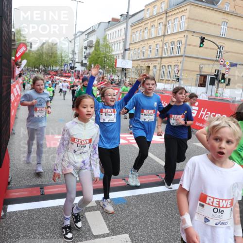 25.04.2026 - Das Zehntel Strokosch-Dieckow http://msf.ph/oto/9617918 25.04.2026 11:01:01 Ziel 5045, 5094, 5155, 5163, 5389, 5408, 5436, 5438, 5538, 5541, 5983, 6214, 6218, 6320, 6362, 6366, 6384, 6390, 6492, 6516, 6572, 6631, 6648, 6872, 6896, 6975, 7029, 7098, 7119, 7329, 7346, 7376, 7411, 7521, 7730, 7850 meine-sportfotos.de
