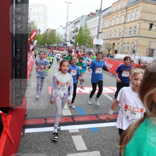 25.04.2026 - Das Zehntel Strokosch-Dieckow http://msf.ph/oto/9617944 25.04.2026 11:01:01 Ziel 5045, 5094, 5155, 5163, 5389, 5408, 5436, 5438, 5538, 5541, 5983, 6214, 6218, 6320, 6362, 6366, 6384, 6390, 6492, 6516, 6572, 6631, 6648, 6872, 6896, 6975, 7029, 7098, 7119, 7329, 7346, 7376, 7411, 7521, 7730, 7850 meine-sportfotos.de