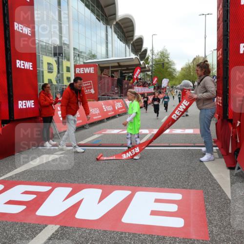 25.04.2026 - Das Zehntel Strokosch-Dieckow http://msf.ph/oto/9617961 25.04.2026 08:48:41 Ziel 1519, 3107 meine-sportfotos.de