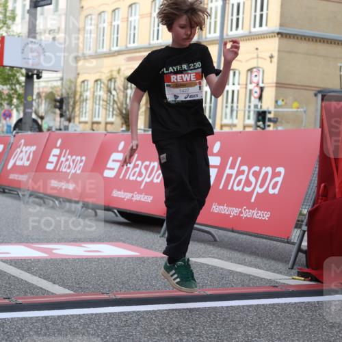 25.04.2026 - Das Zehntel Strokosch-Dieckow http://msf.ph/oto/9617962 25.04.2026 09:11:20 Ziel 1427, 1901, 2529, 3447 meine-sportfotos.de