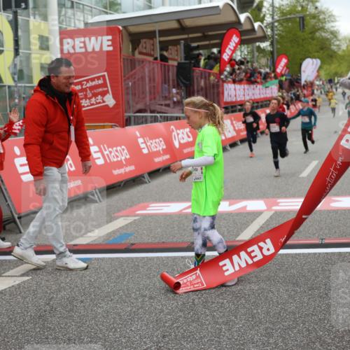 25.04.2026 - Das Zehntel Strokosch-Dieckow http://msf.ph/oto/9617986 25.04.2026 08:48:41 Ziel 1519, 3107 meine-sportfotos.de
