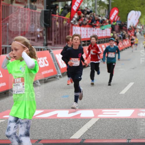 25.04.2026 - Das Zehntel Strokosch-Dieckow http://msf.ph/oto/9618036 25.04.2026 08:48:42 Ziel 1519, 3107, 3394, 3408, 3410 meine-sportfotos.de