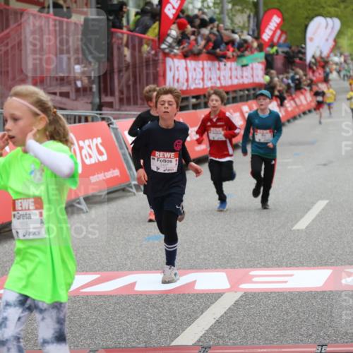 25.04.2026 - Das Zehntel Strokosch-Dieckow http://msf.ph/oto/9618052 25.04.2026 08:48:42 Ziel 1519, 3107, 3394, 3408, 3410 meine-sportfotos.de