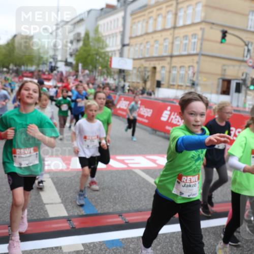 25.04.2026 - Das Zehntel Strokosch-Dieckow http://msf.ph/oto/9618053 25.04.2026 11:01:00 Ziel 5045, 5094, 5155, 5163, 5358, 5389, 5408, 5438, 5541, 5983, 6214, 6218, 6320, 6362, 6366, 6390, 6492, 6516, 6572, 6631, 6648, 6872, 6896, 6975, 7029, 7098, 7119, 7329, 7346, 7376, 7411, 7521, 7850, 7876 meine-sportfotos.de