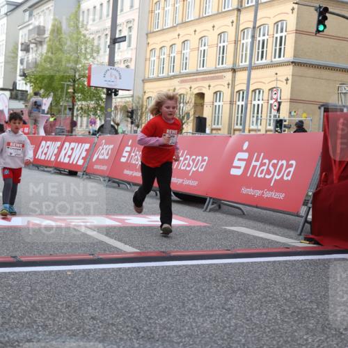 25.04.2026 - Das Zehntel Strokosch-Dieckow http://msf.ph/oto/9618064 25.04.2026 09:11:26 Ziel 1427, 1903, 2549 meine-sportfotos.de