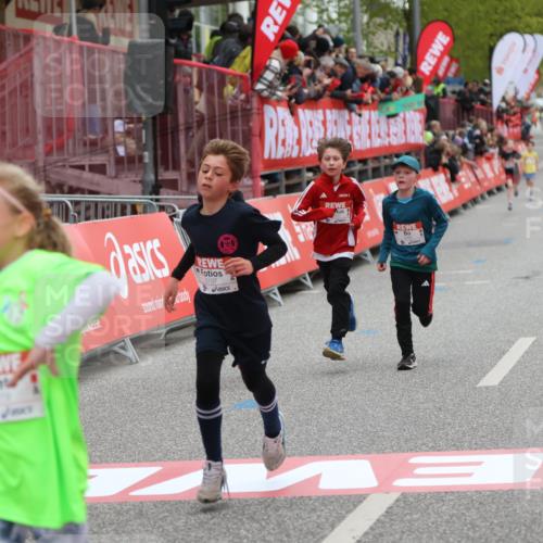 25.04.2026 - Das Zehntel Strokosch-Dieckow http://msf.ph/oto/9618070 25.04.2026 08:48:43 Ziel 1519, 3107, 3394, 3408, 3410 meine-sportfotos.de