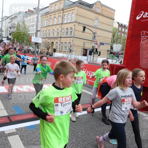 25.04.2026 - Das Zehntel Strokosch-Dieckow http://msf.ph/oto/9618082 25.04.2026 11:00:59 Ziel 5045, 5094, 5155, 5163, 5297, 5301, 5358, 5389, 5408, 5438, 5541, 5767, 6214, 6218, 6305, 6306, 6320, 6362, 6366, 6390, 6492, 6516, 6572, 6631, 6648, 6872, 6896, 6975, 7029, 7098, 7119, 7329, 7346, 7376, 7411, 7521, 7850, 7876 meine-sportfotos.de
