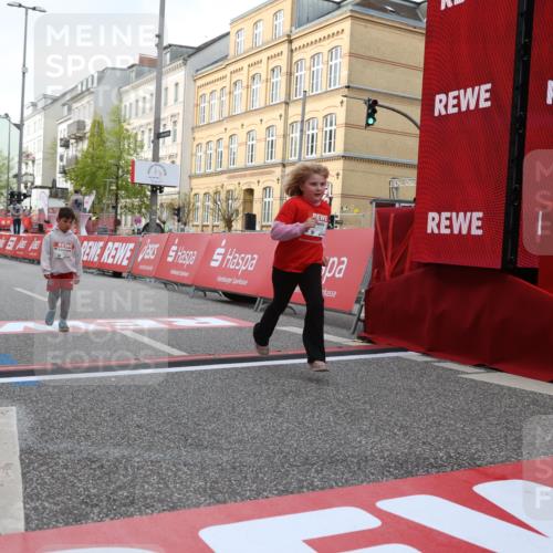 25.04.2026 - Das Zehntel Strokosch-Dieckow http://msf.ph/oto/9618094 25.04.2026 09:11:26 Ziel 1427, 1903, 2549 meine-sportfotos.de