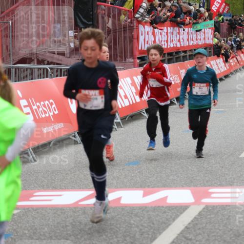 25.04.2026 - Das Zehntel Strokosch-Dieckow http://msf.ph/oto/9618103 25.04.2026 08:48:43 Ziel 1519, 3107, 3394, 3408, 3410 meine-sportfotos.de