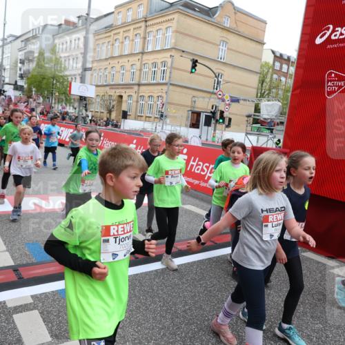 25.04.2026 - Das Zehntel Strokosch-Dieckow http://msf.ph/oto/9618104 25.04.2026 11:00:59 Ziel 5045, 5094, 5155, 5163, 5297, 5301, 5358, 5389, 5408, 5438, 5541, 5767, 6214, 6218, 6305, 6306, 6320, 6362, 6366, 6390, 6492, 6516, 6572, 6631, 6648, 6872, 6896, 6975, 7029, 7098, 7119, 7329, 7346, 7376, 7411, 7521, 7850, 7876 meine-sportfotos.de