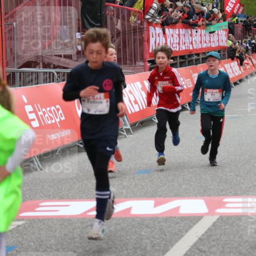 25.04.2026 - Das Zehntel Strokosch-Dieckow http://msf.ph/oto/9618111 25.04.2026 08:48:43 Ziel 1519, 3107, 3394, 3408, 3410 meine-sportfotos.de