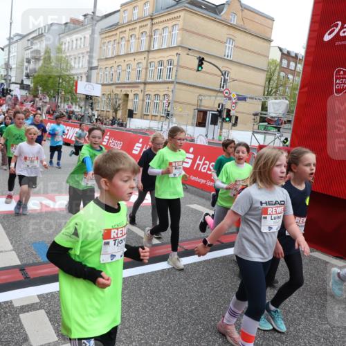 25.04.2026 - Das Zehntel Strokosch-Dieckow http://msf.ph/oto/9618114 25.04.2026 11:00:59 Ziel 5045, 5094, 5155, 5163, 5297, 5301, 5358, 5389, 5408, 5438, 5541, 5767, 6214, 6218, 6305, 6306, 6320, 6362, 6366, 6390, 6492, 6516, 6572, 6631, 6648, 6872, 6896, 6975, 7029, 7098, 7119, 7329, 7346, 7376, 7411, 7521, 7850, 7876 meine-sportfotos.de