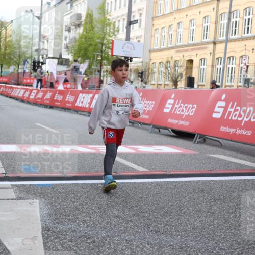 25.04.2026 - Das Zehntel Strokosch-Dieckow http://msf.ph/oto/9618116 25.04.2026 09:11:28 Ziel 1903, 2549 meine-sportfotos.de