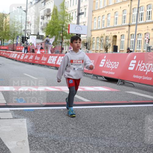 25.04.2026 - Das Zehntel Strokosch-Dieckow http://msf.ph/oto/9618138 25.04.2026 09:11:28 Ziel 1903, 2549 meine-sportfotos.de