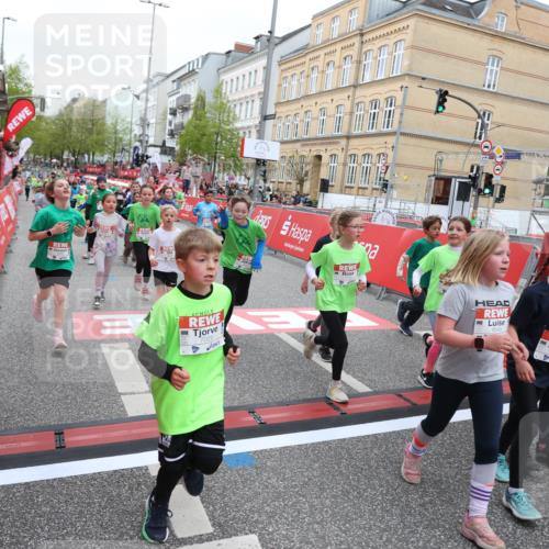 25.04.2026 - Das Zehntel Strokosch-Dieckow http://msf.ph/oto/9618150 25.04.2026 11:00:59 Ziel 5045, 5094, 5155, 5163, 5297, 5301, 5358, 5389, 5408, 5438, 5541, 5767, 6214, 6218, 6305, 6306, 6320, 6362, 6366, 6390, 6492, 6516, 6572, 6631, 6648, 6872, 6896, 6975, 7029, 7098, 7119, 7329, 7346, 7376, 7411, 7521, 7850, 7876 meine-sportfotos.de