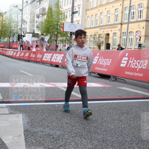 25.04.2026 - Das Zehntel Strokosch-Dieckow http://msf.ph/oto/9618171 25.04.2026 09:11:29 Ziel 1903, 2549 meine-sportfotos.de